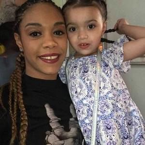 Meet your Posher, Isabel